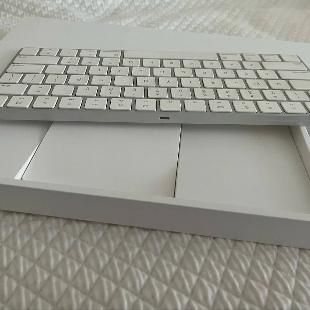 Apple Wireless Keyboard